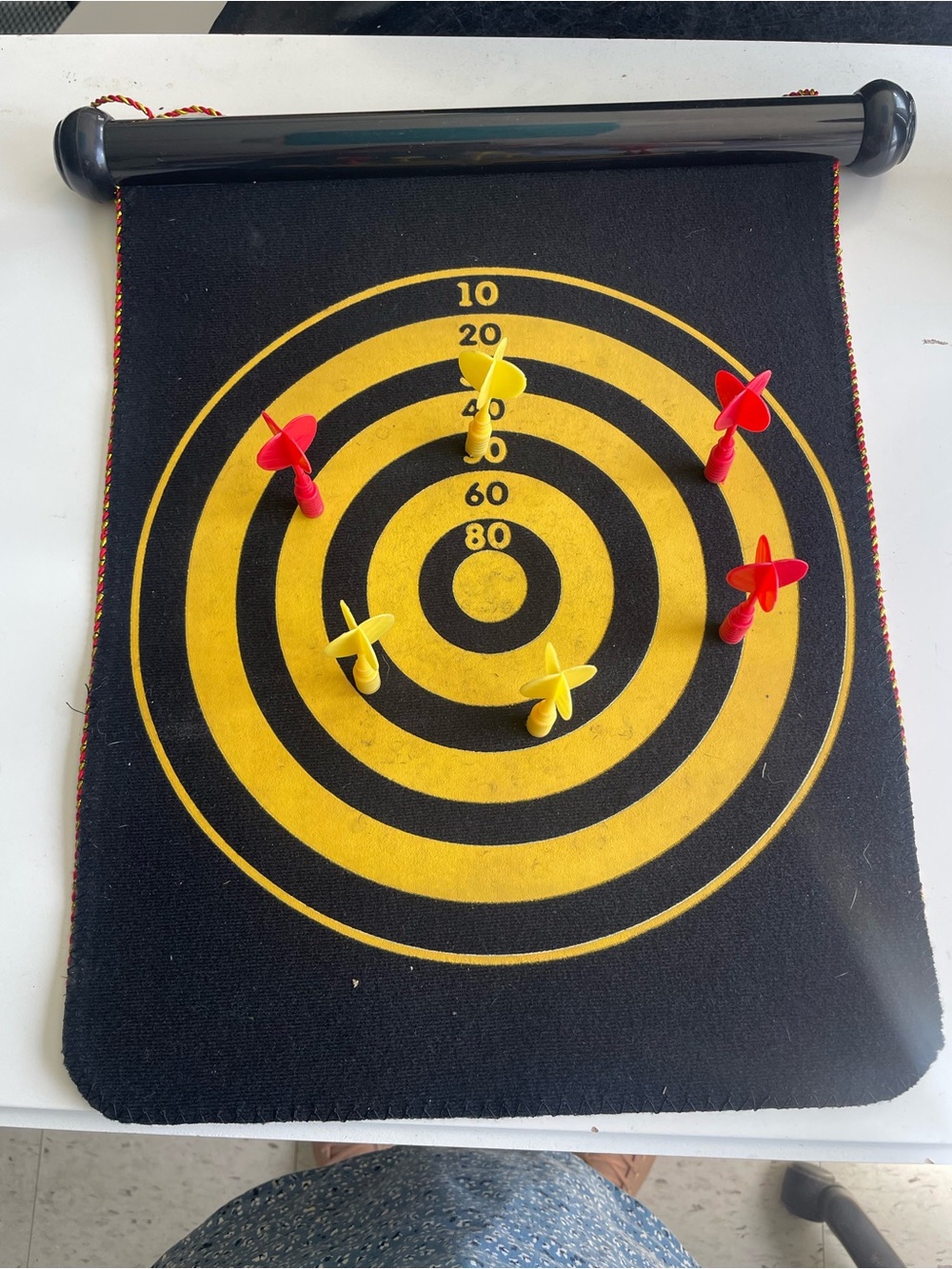 Magnetic Dartboard Target with Yellow Bullseye and Red/Yellow Darts
